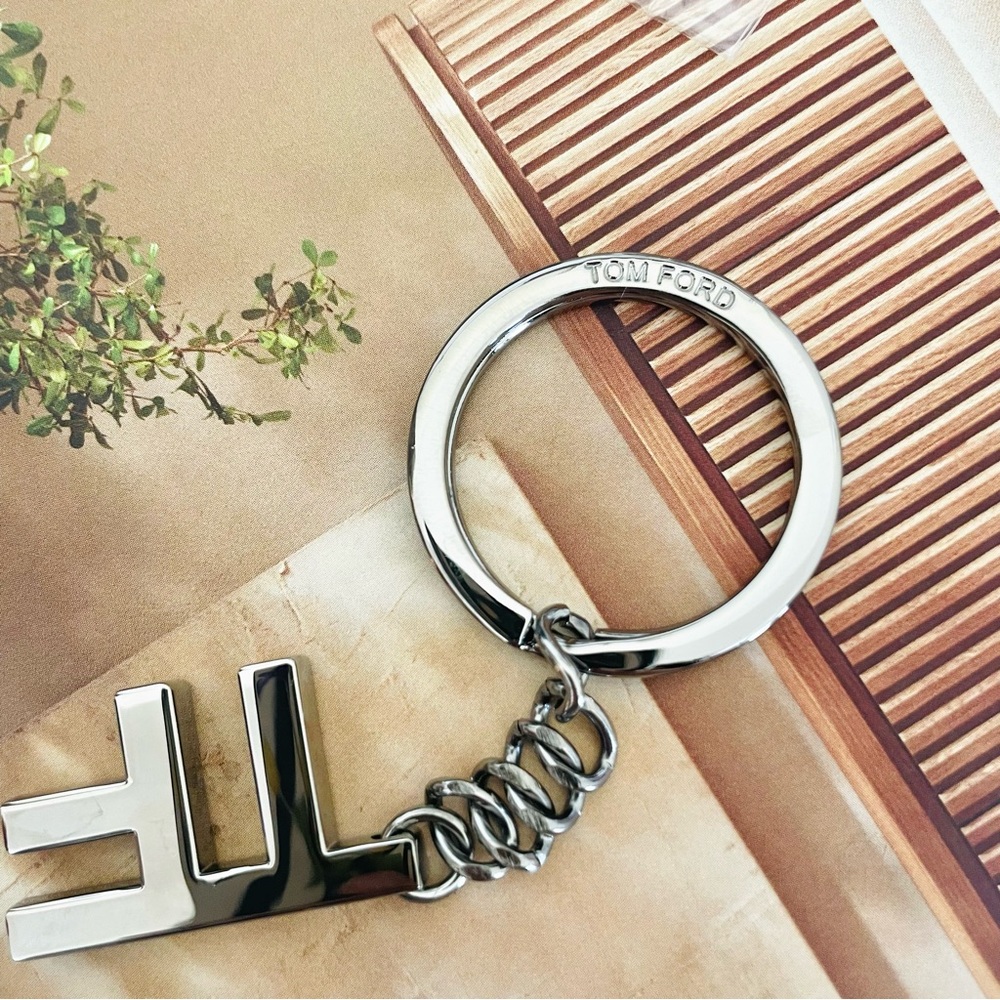 Tom Ford Logo Keychain - Picture 3 of 4